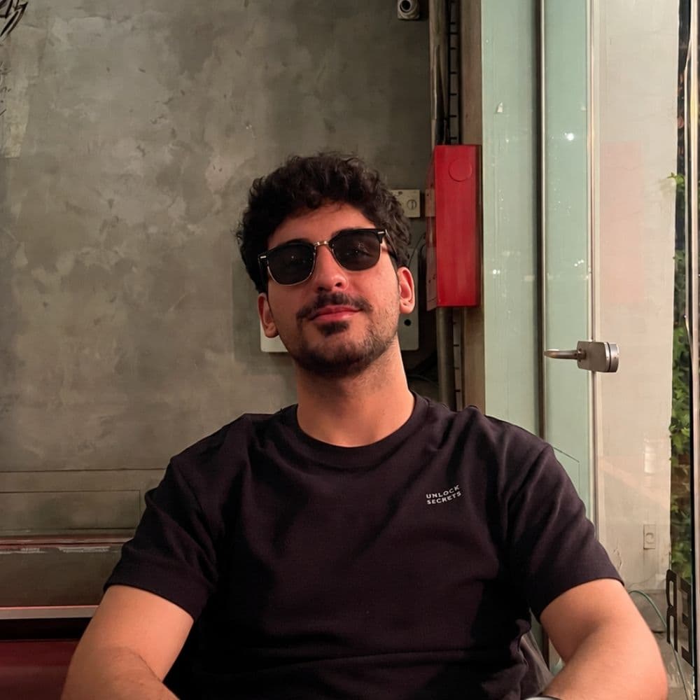 Emir Özkök